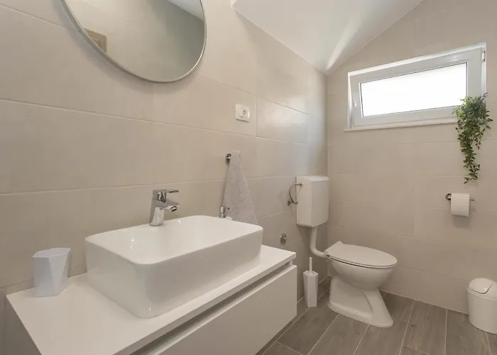 Villa Emanuela With Heated Private Pool, Bbq *