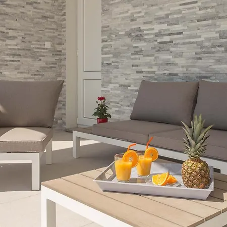 Emanuela With Heated Private Pool, Bbq * Kastela