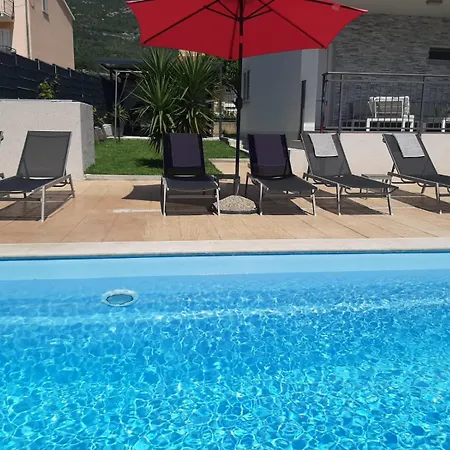 Villa Emanuela With Heated Private Pool, Bbq