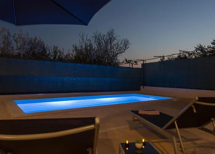 Vila Emanuela With Heated Private Pool, Bbq *